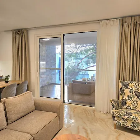 Blue Horizon - 285 * Durrës