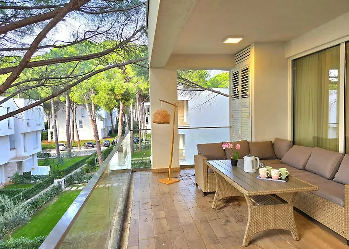 Blue Horizon - 285 *