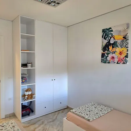 Blue Horizon - 285 *